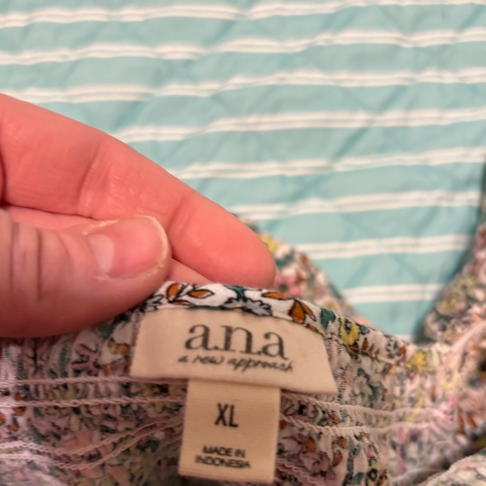 EUC Ana Floral Crop Top Xl no flaws - Picture 6 of 8